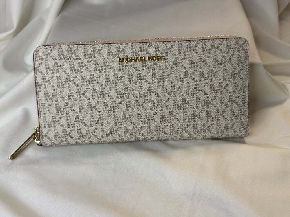 Michael Kors MK Logo Jet Set Zip-Around Wallet Travel Continental Wristlet Pink